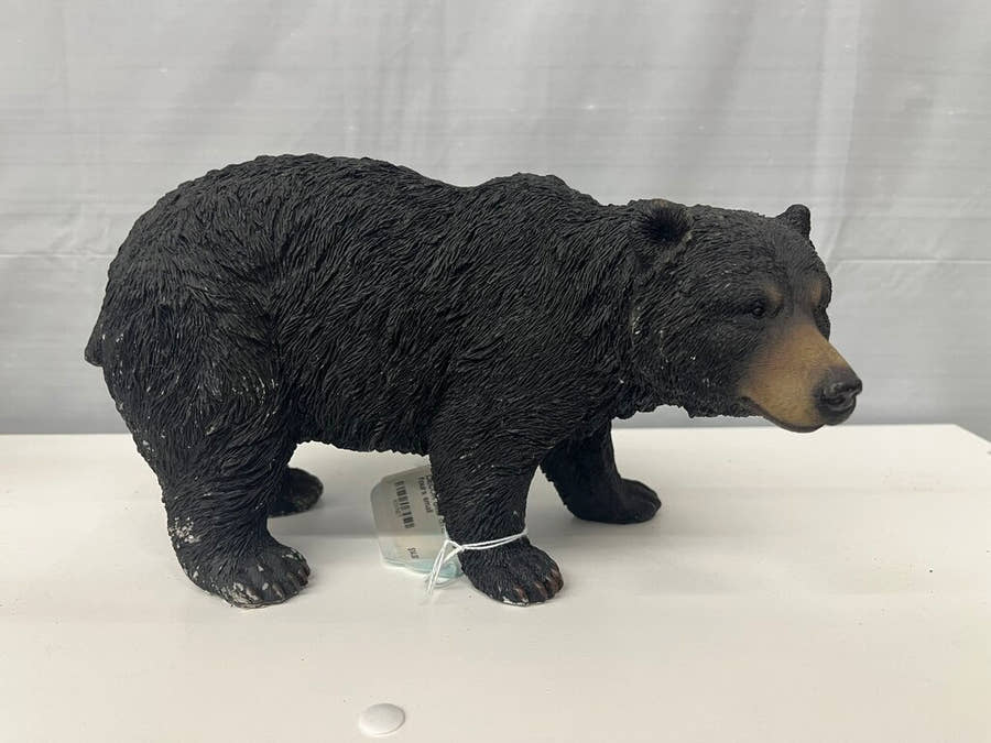Bear on all fours small