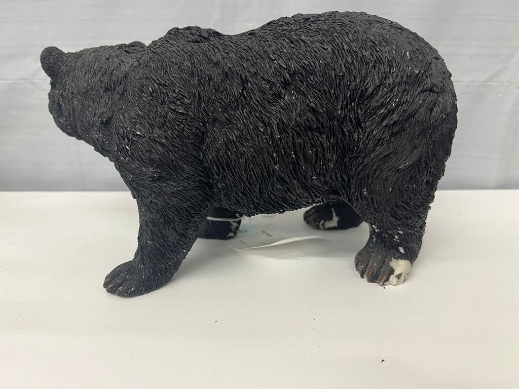 Bear on all fours small