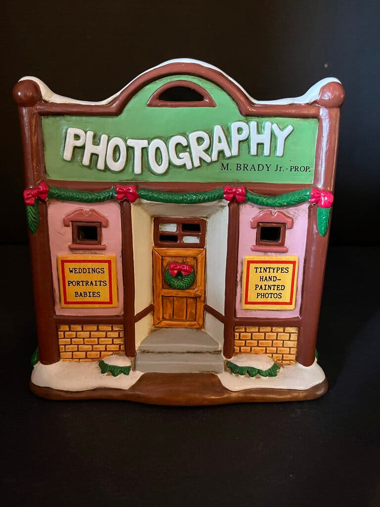 Christmas Photography Store Figurine