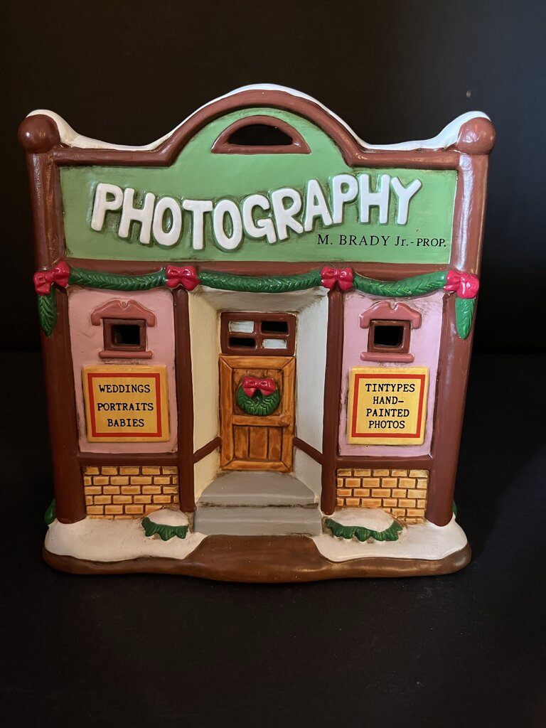 Christmas Photography Store Figurine
