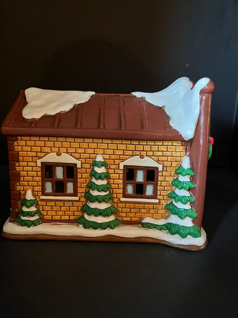 Christmas Photography Store Figurine