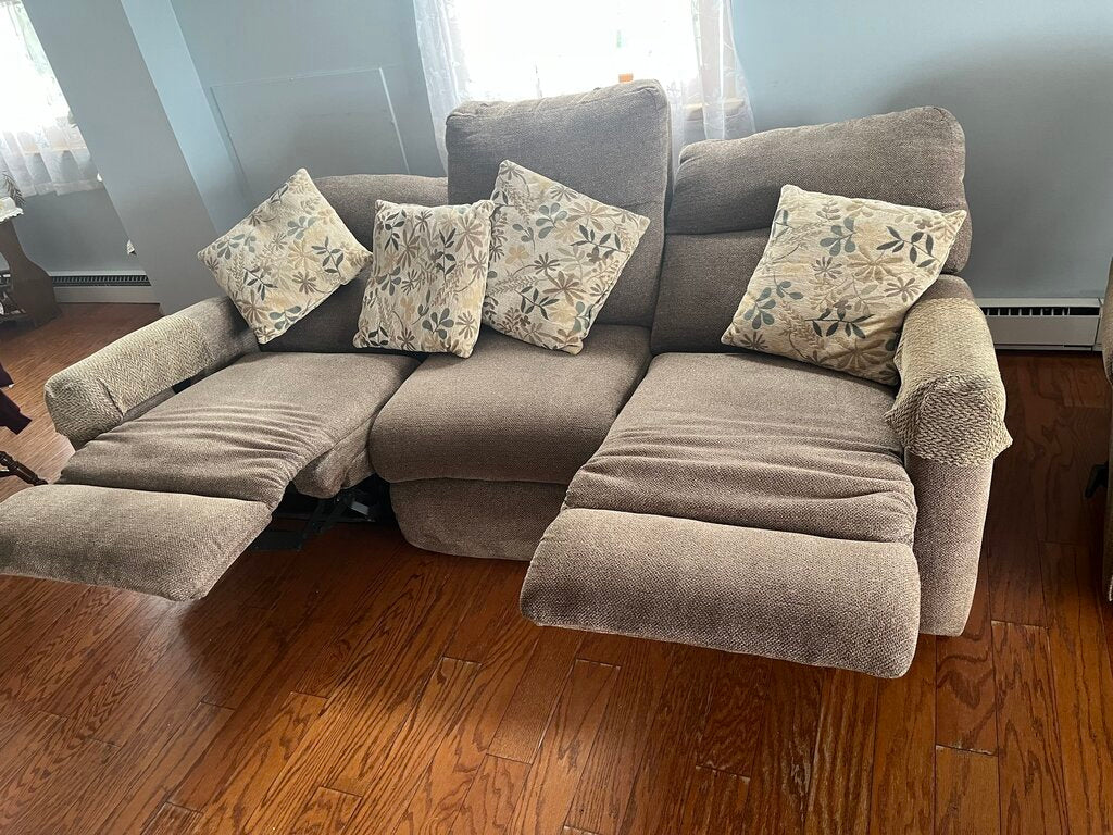 Reclining Sofa with Cushions