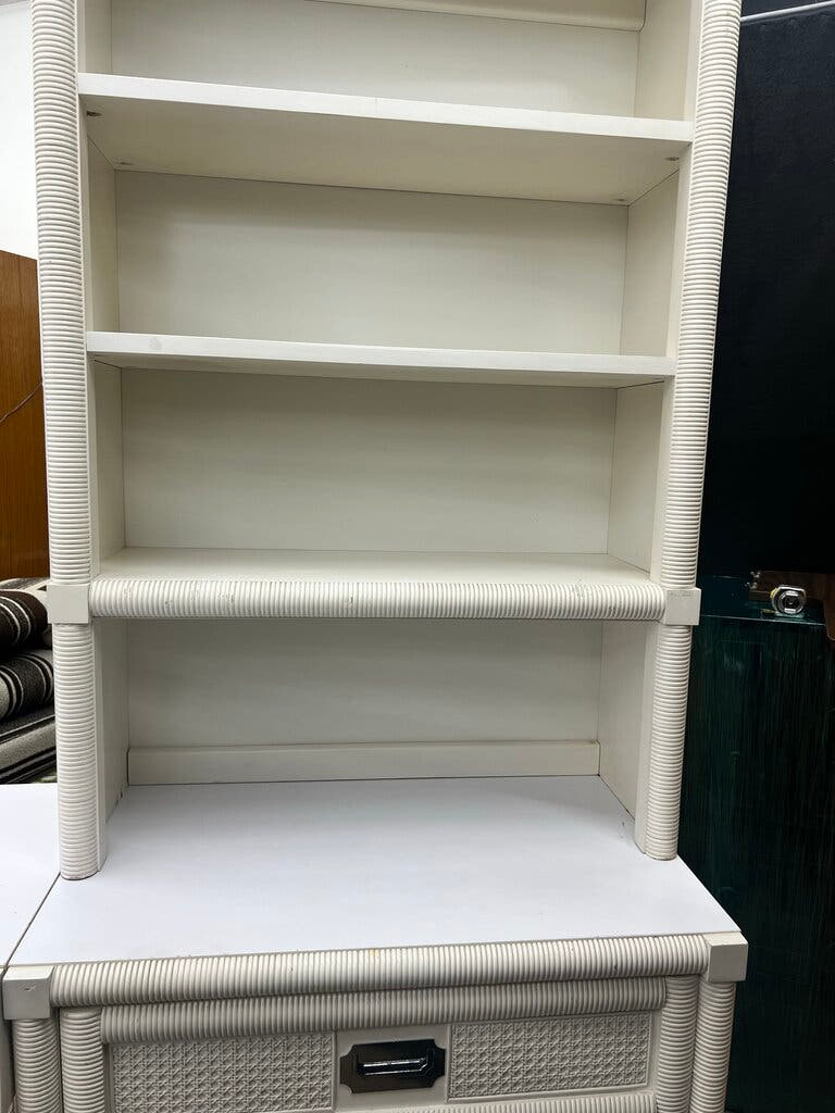 White Hutch