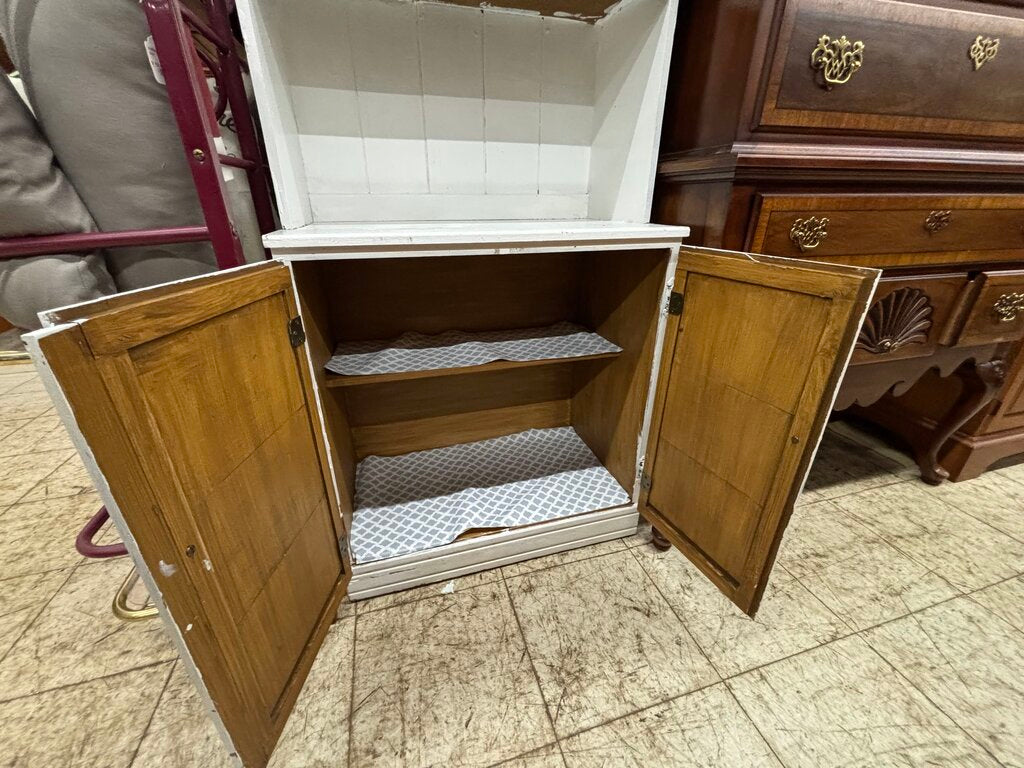 White Hutch