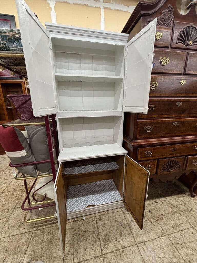 White Hutch