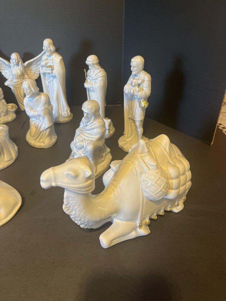 16 pc Nativity Figurine Set