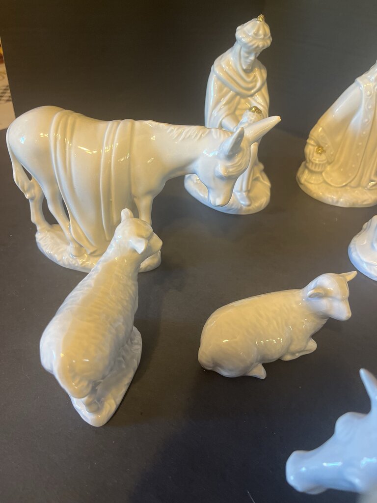 16 pc Nativity Figurine Set