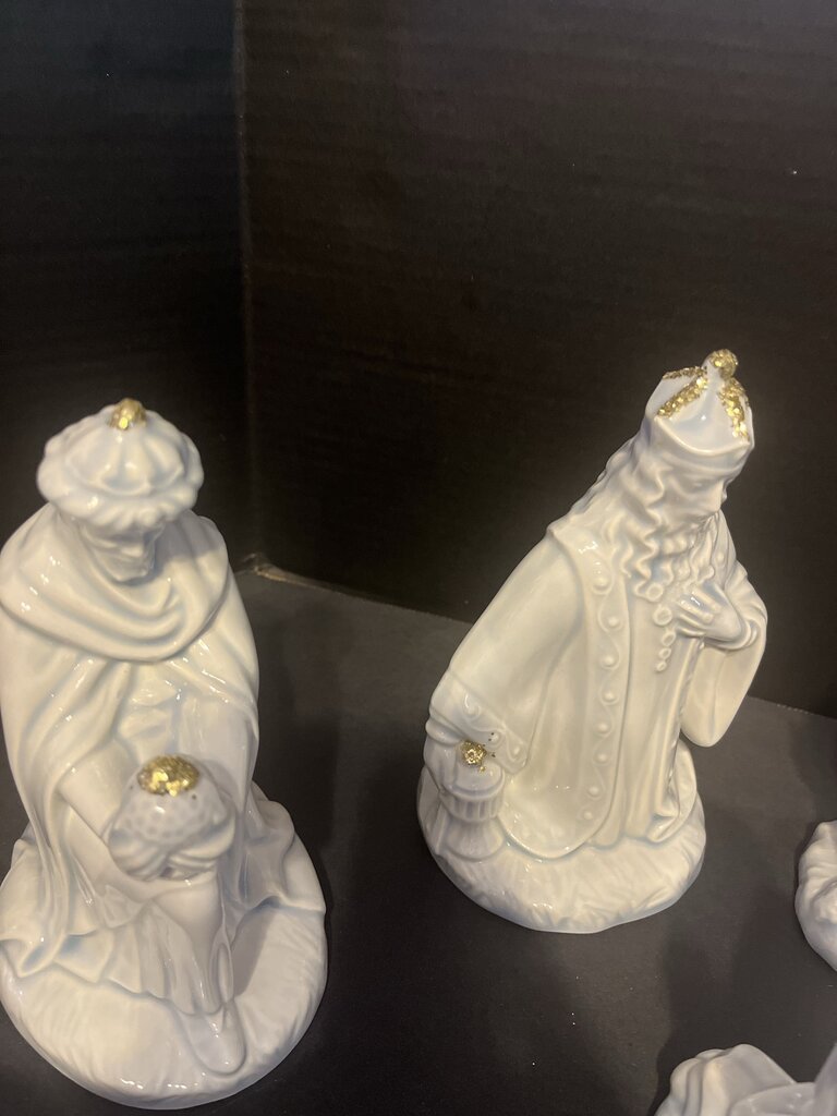 16 pc Nativity Figurine Set