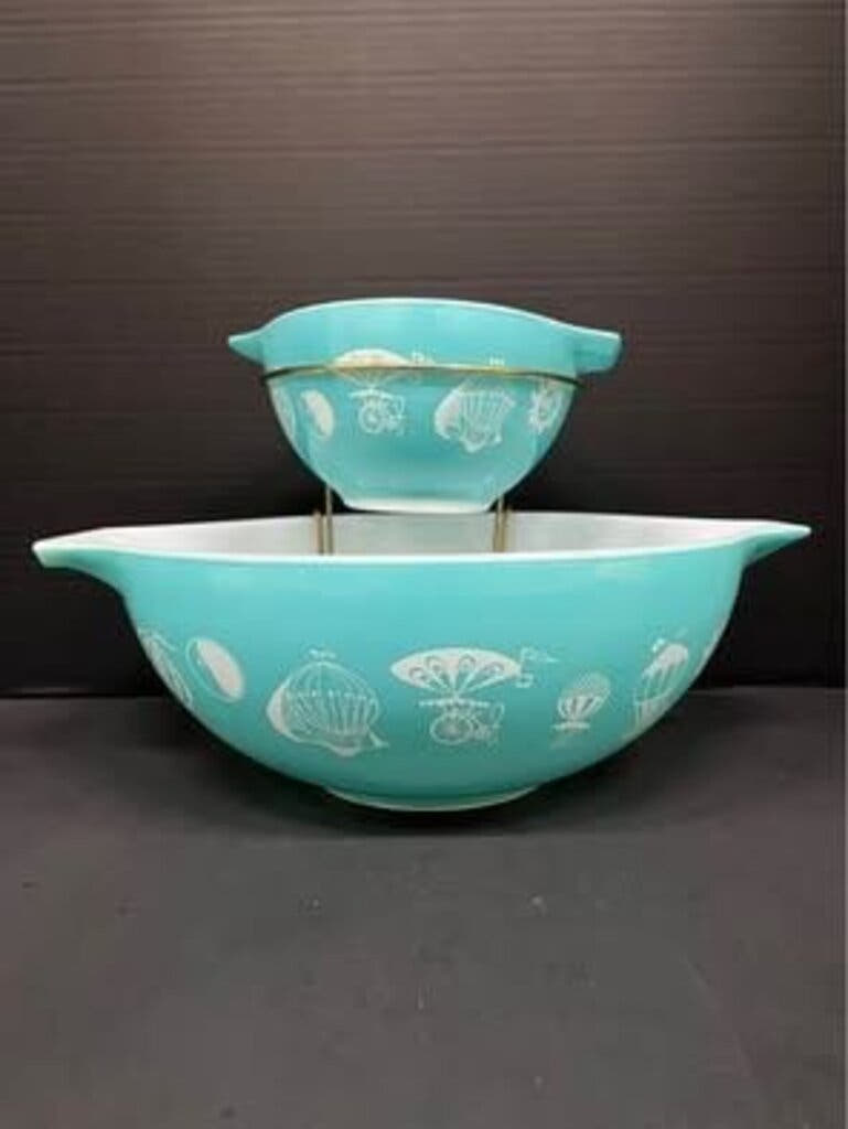 Pyrex Balloons Chip & Dip Set