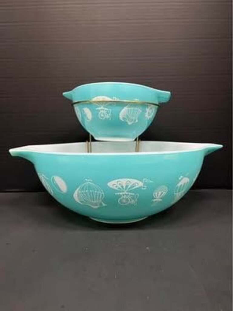 Pyrex Balloons Chip & Dip Set