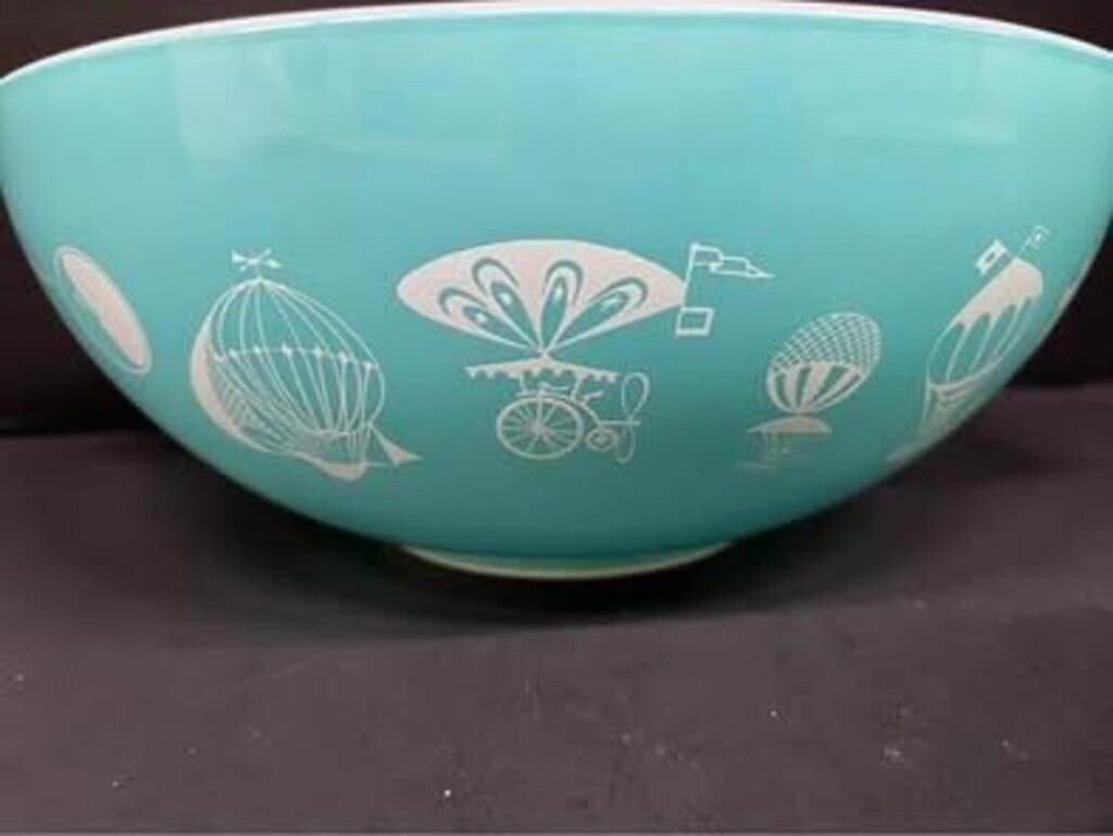 Pyrex Balloons Chip & Dip Set