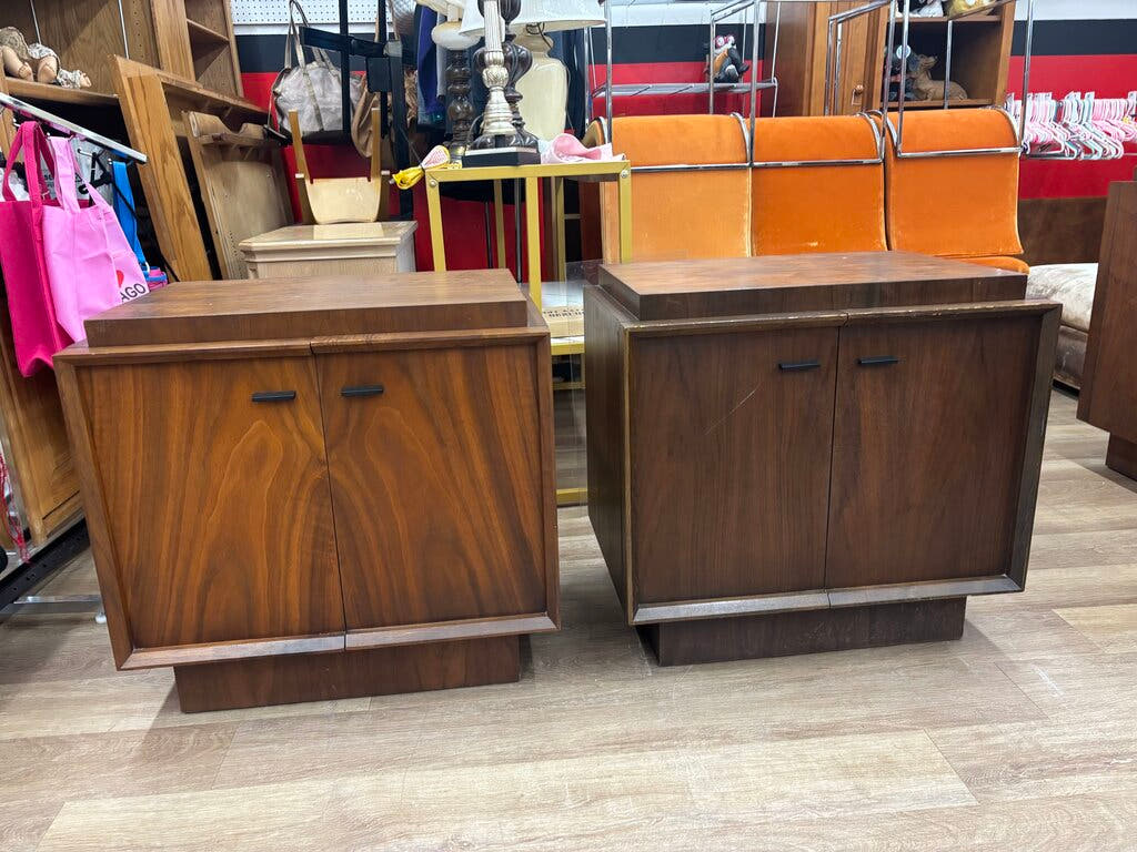 Pair Tobago Nightstands
