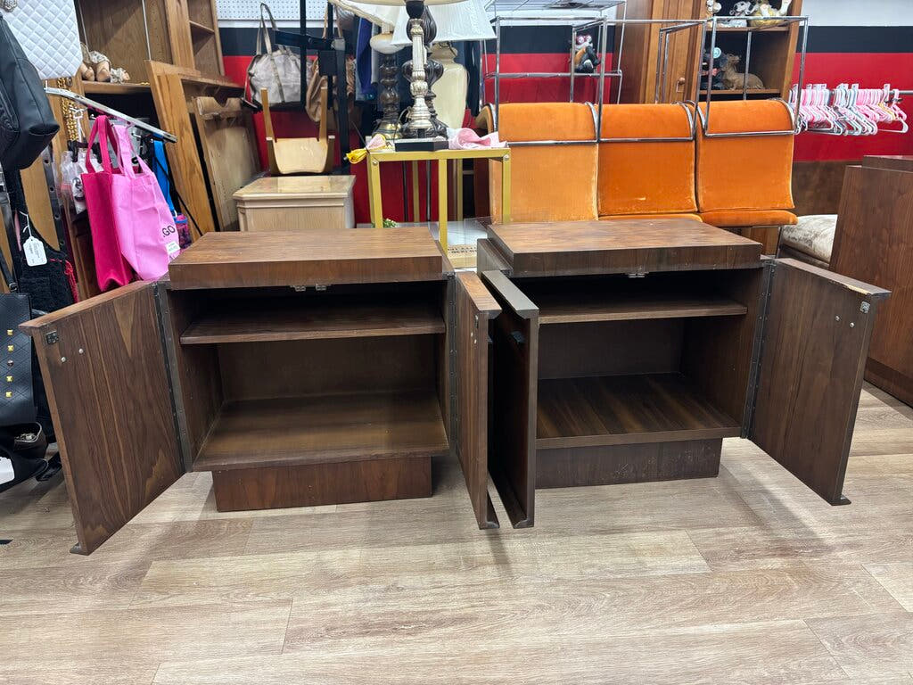 Pair Tobago Nightstands