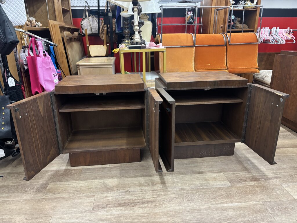 Pair Tobago Nightstands
